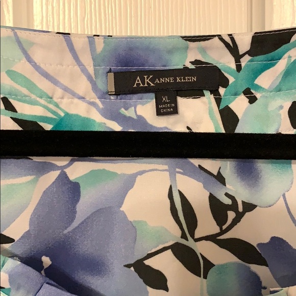 Clothes - Picture 2 of 5